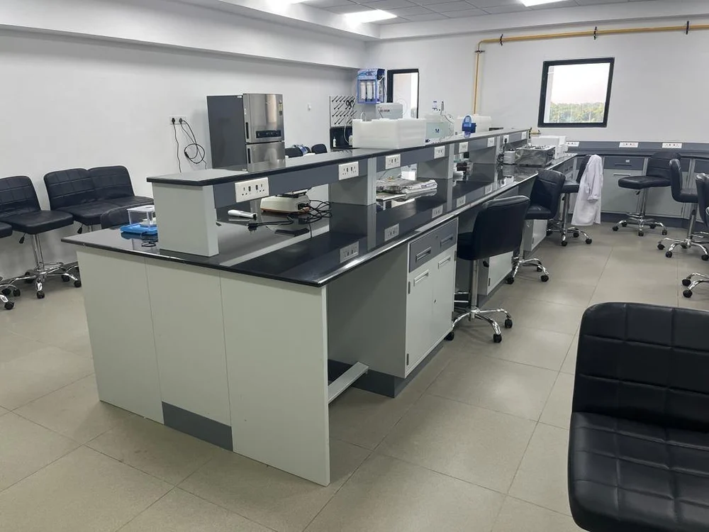 lab furniture in pondicherry